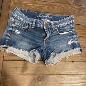 American Eagle Low Rise shorts
